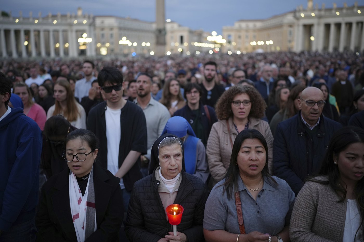 Pope Francis worried about greeting crowd in St. Peter's Square but was thankful he did, report says | iNFOnews.ca Pope Francis worried about greeting crowd in St. Peter's Square but was thankful he did, report says | iNFOnews.ca