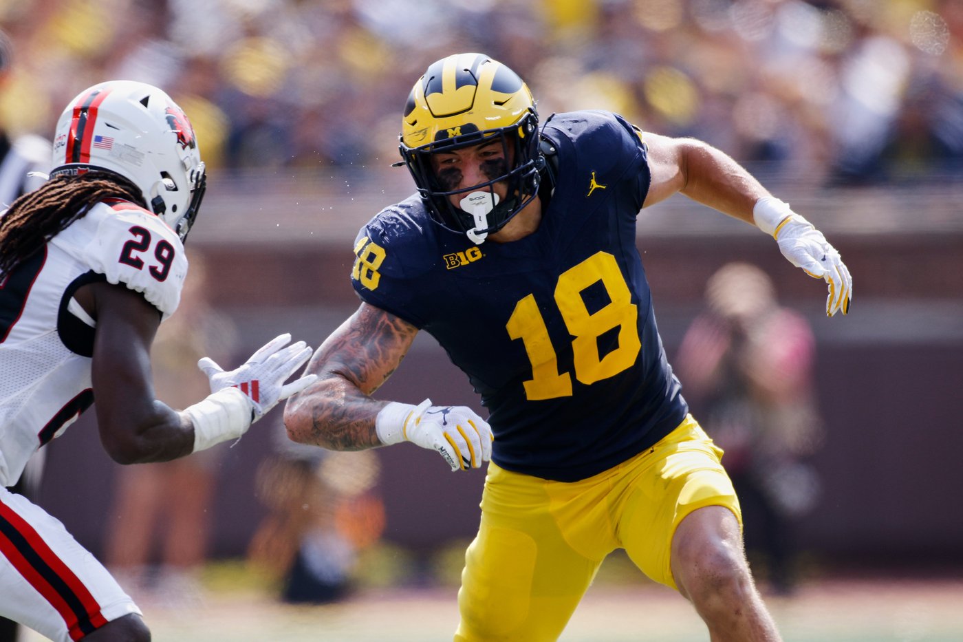 Chicago Bears take Michigan tight end Colston Loveland with No. 10 overall pick in NFL draft | iNFOnews.ca