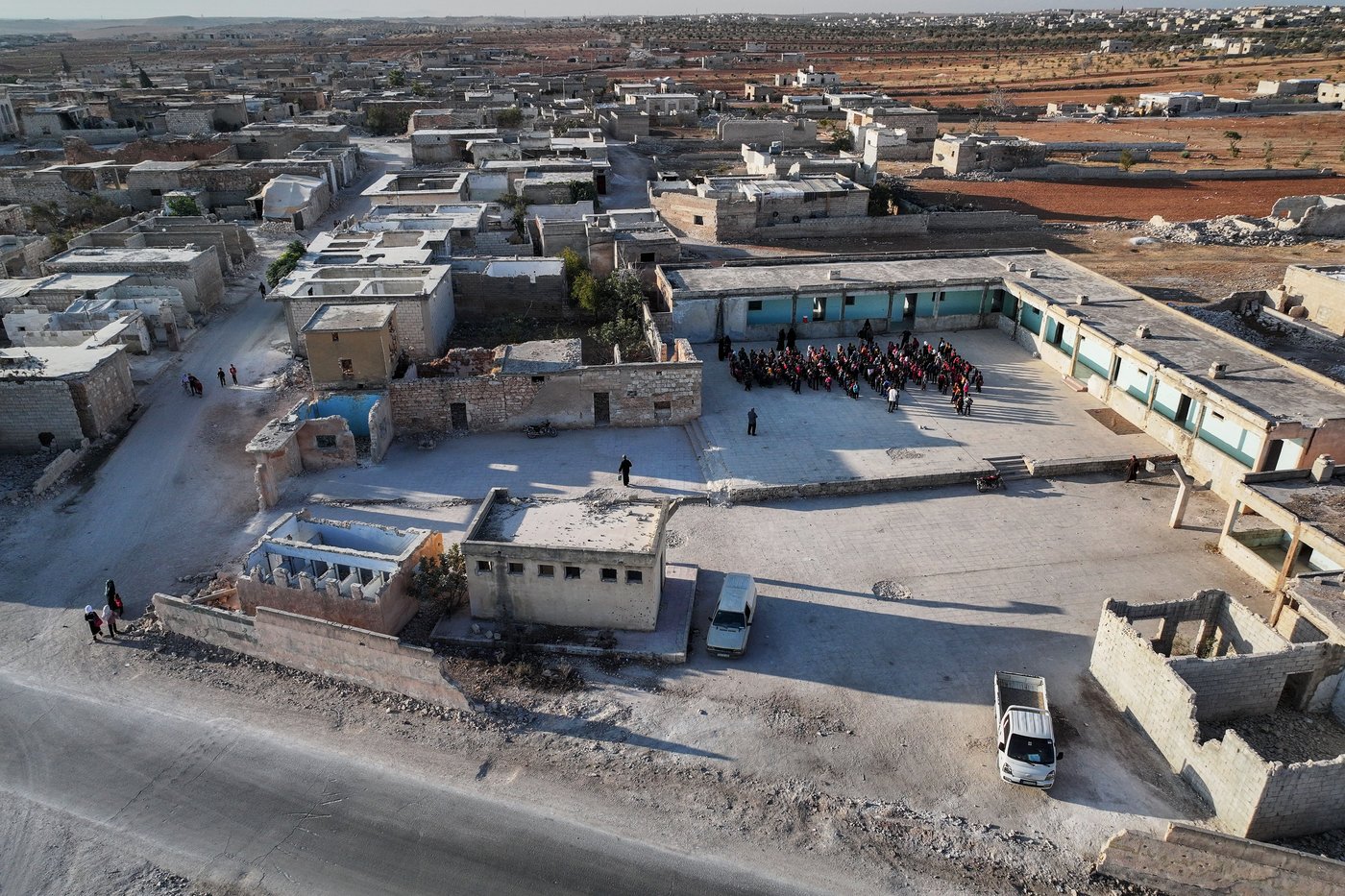 Syrian students return to schools stripped bare by conflict | iNFOnews.ca