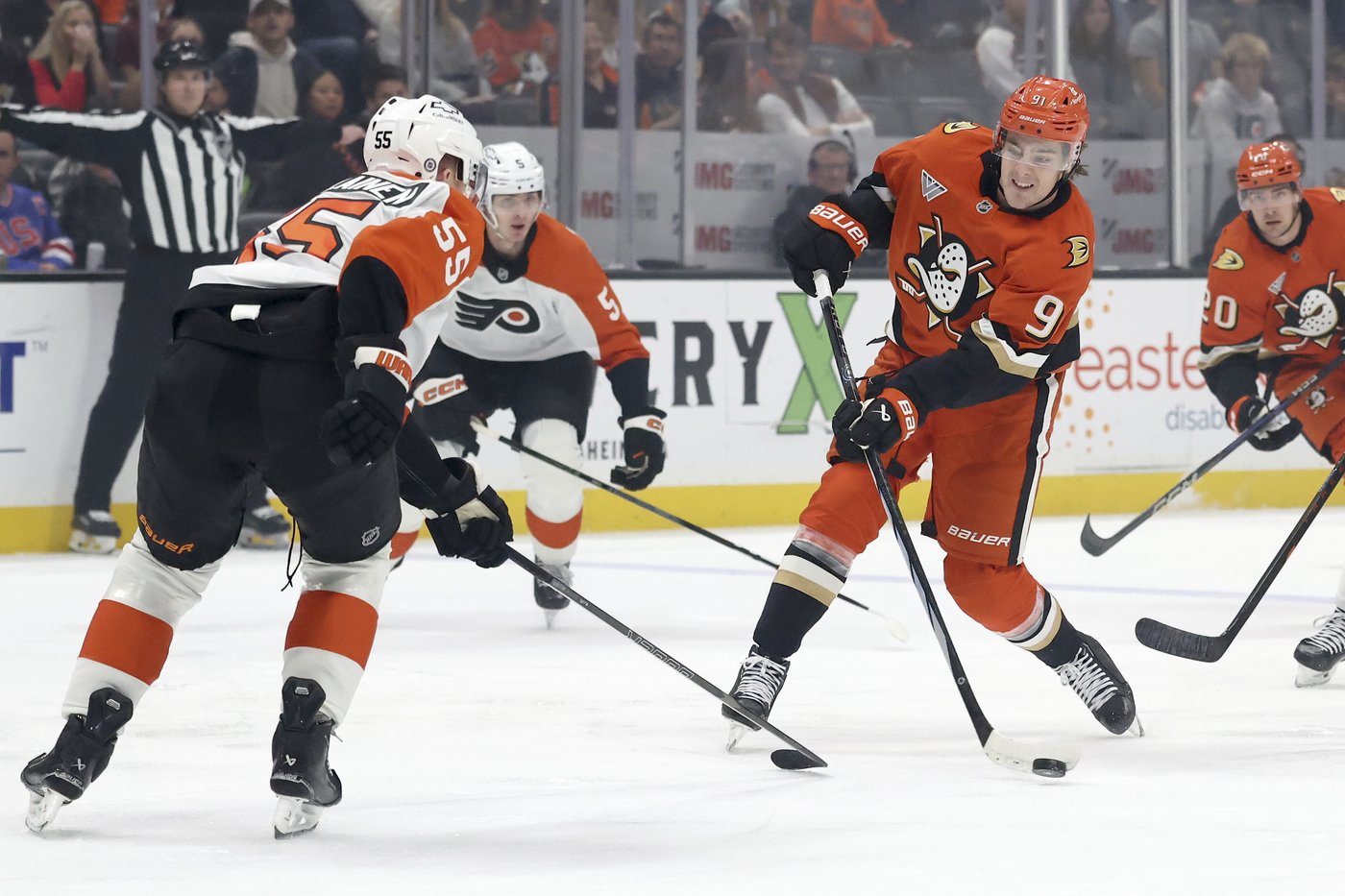 Noah Cates extends goal-scoring streak to 5 games as Flyers beat Ducks 3-1 | iNFOnews.ca
