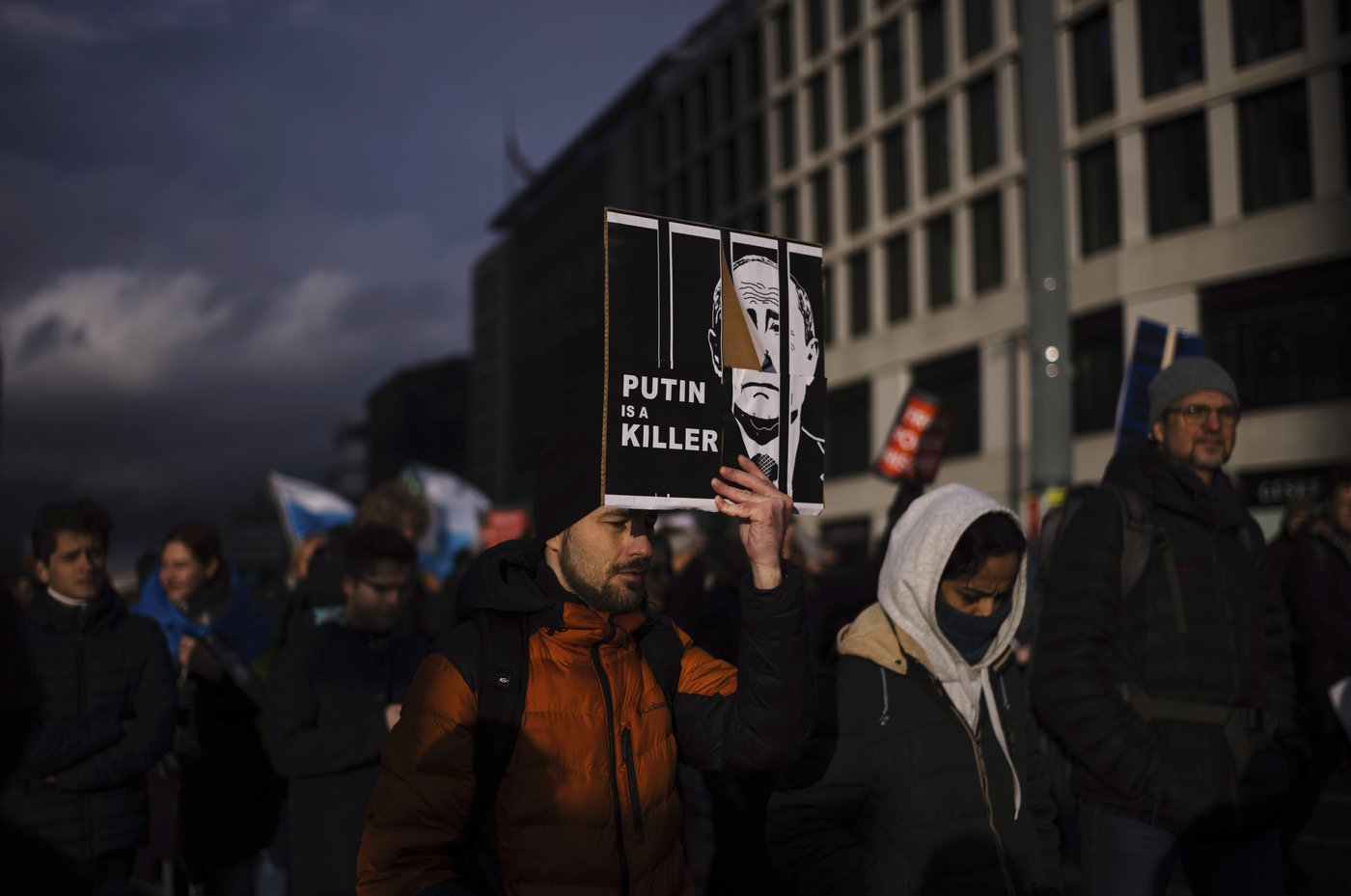 Putin critics lead a march in Berlin calling for democracy in Russia and an end to war in Ukraine | iNFOnews.ca