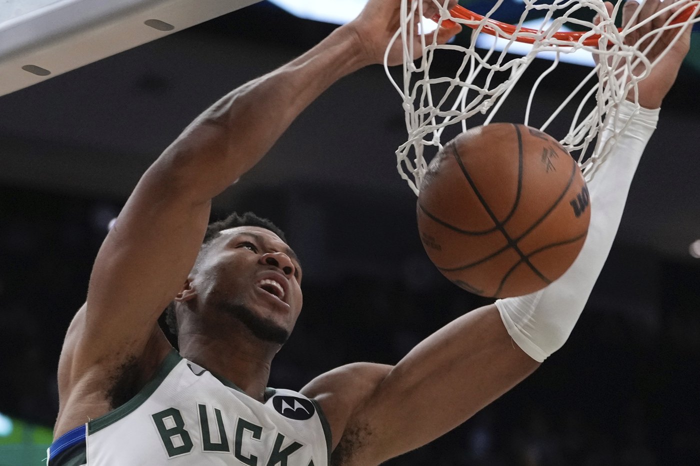 Bucks are confident they can contend again as long as they can stay healthy | iNFOnews.ca