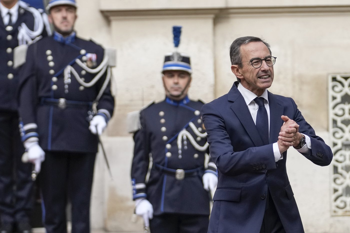 France's new government meets for the first time to discuss budget and migrant issues | iNFOnews.ca