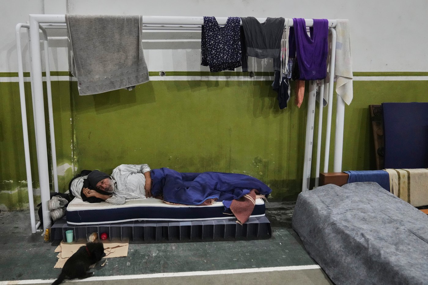 A rare cold snap stuns Uruguay, hitting the homeless hard and causing 7 deaths | iNFOnews.ca A rare cold snap stuns Uruguay, hitting the homeless hard and causing 7 deaths | iNFOnews.ca