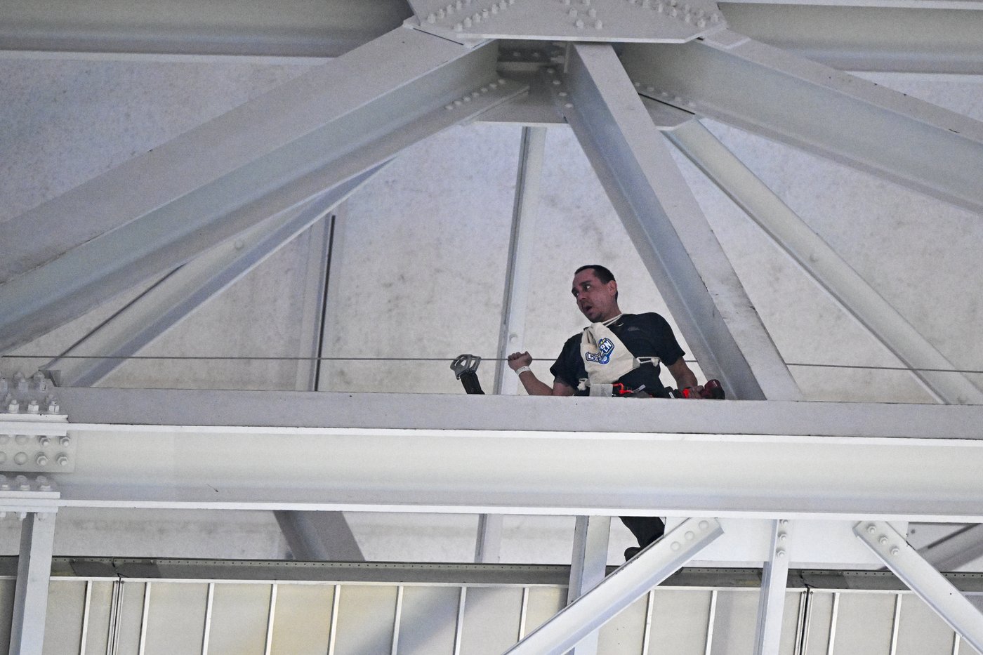 Debris falls from roof at home of Cowboys before game against Texans; no injuries reported | iNFOnews.ca