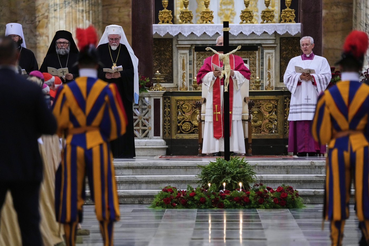 Pope honors 21st century martyrs: Christians killed by Islamic militants, mafias, Amazon ranchers | iNFOnews.ca