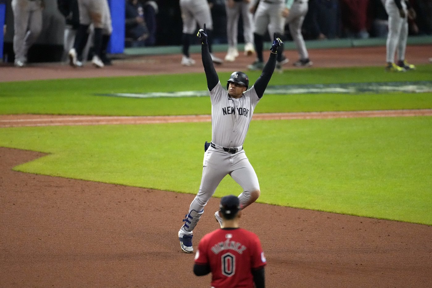 Juan Soto's 3-run homer in 10th sends Yankees past Guardians 5-2 and into World Series for 41st time | iNFOnews.ca