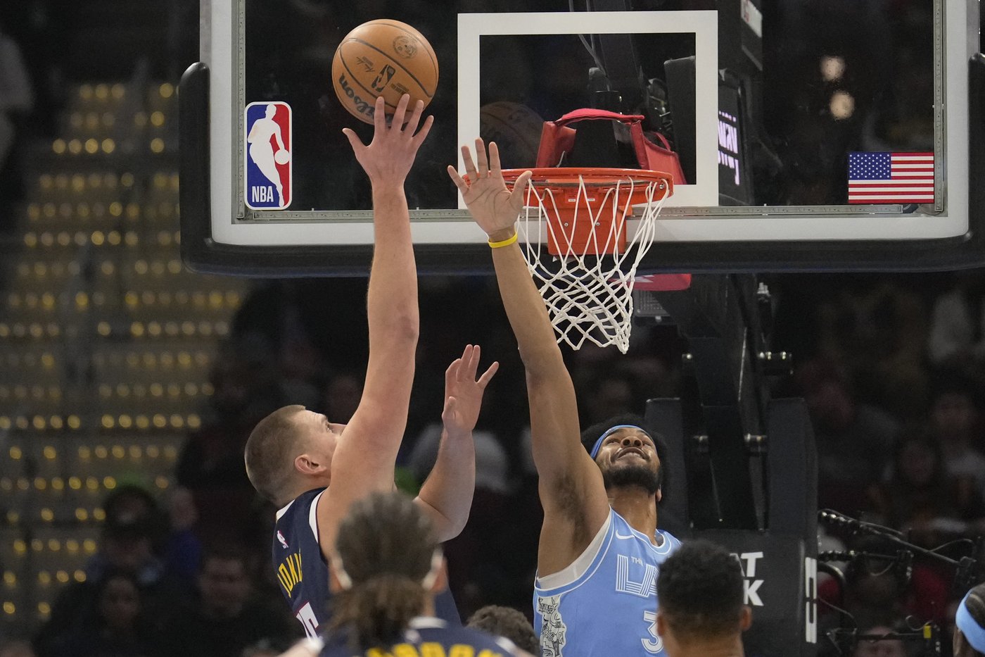 Donovan Mitchell scores 28 as Cavaliers improve to 13-1 at home by beating Jokic and Nuggets 126-114 | iNFOnews.ca