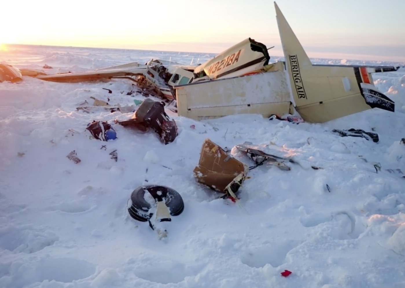 US investigators say Alaska plane was overweight for icy conditions in crash that killed 10 | iNFOnews.ca