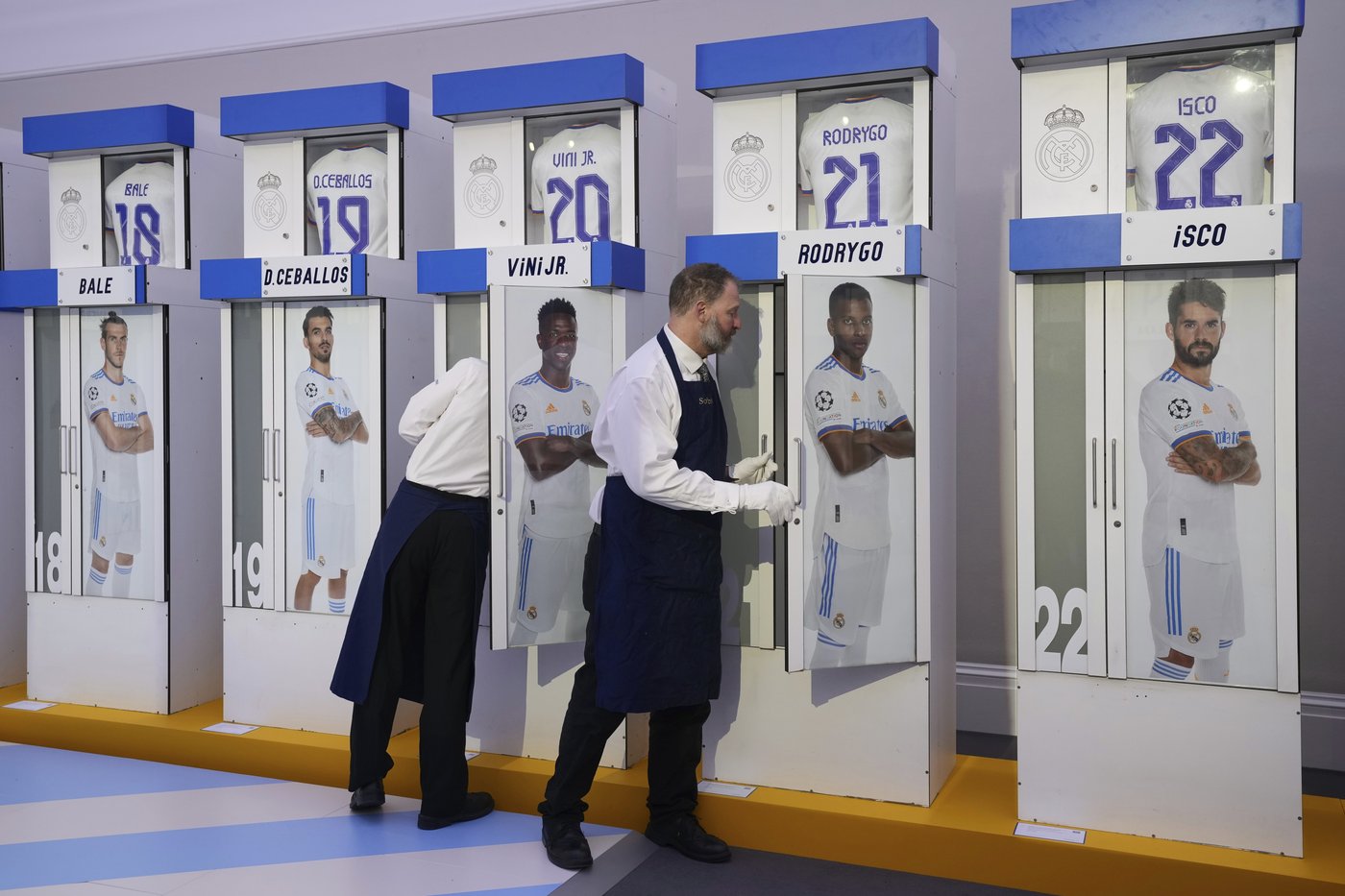 Lockers used by Ronaldo, Beckham and other Real Madrid stars are up for auction | iNFOnews.ca Lockers used by Ronaldo, Beckham and other Real Madrid stars are up for auction | iNFOnews.ca