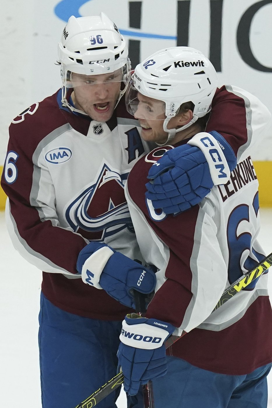 NHL roundup: Avalanche defeat Penguins 6-2, Rantanen records 10th career hat trick | iNFOnews.ca NHL roundup: Avalanche defeat Penguins 6-2, Rantanen records 10th career hat trick | iNFOnews.ca