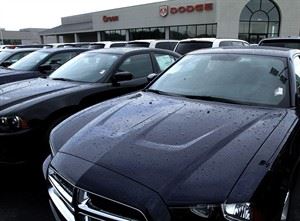 Auto sales weaken early in July, but are still seen topping figures from July 2011 | iNFOnews.ca CP19471200