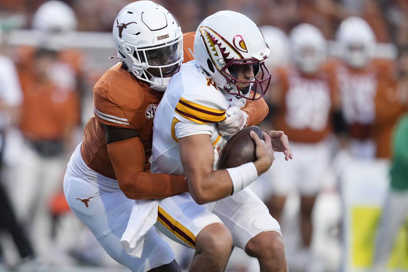 No. 1 Texas keeps rolling behind Manning and Blue and routs ULM 51-3 in last game before SEC play | iNFOnews.ca No. 1 Texas keeps rolling behind Manning and Blue and routs ULM 51-3 in last game before SEC play | iNFOnews.ca