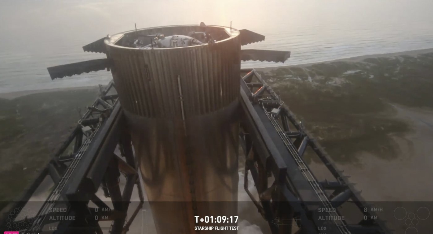 In an engineering feat, mechanical SpaceX arms catch Starship rocket booster back at the launch pad | iNFOnews.ca