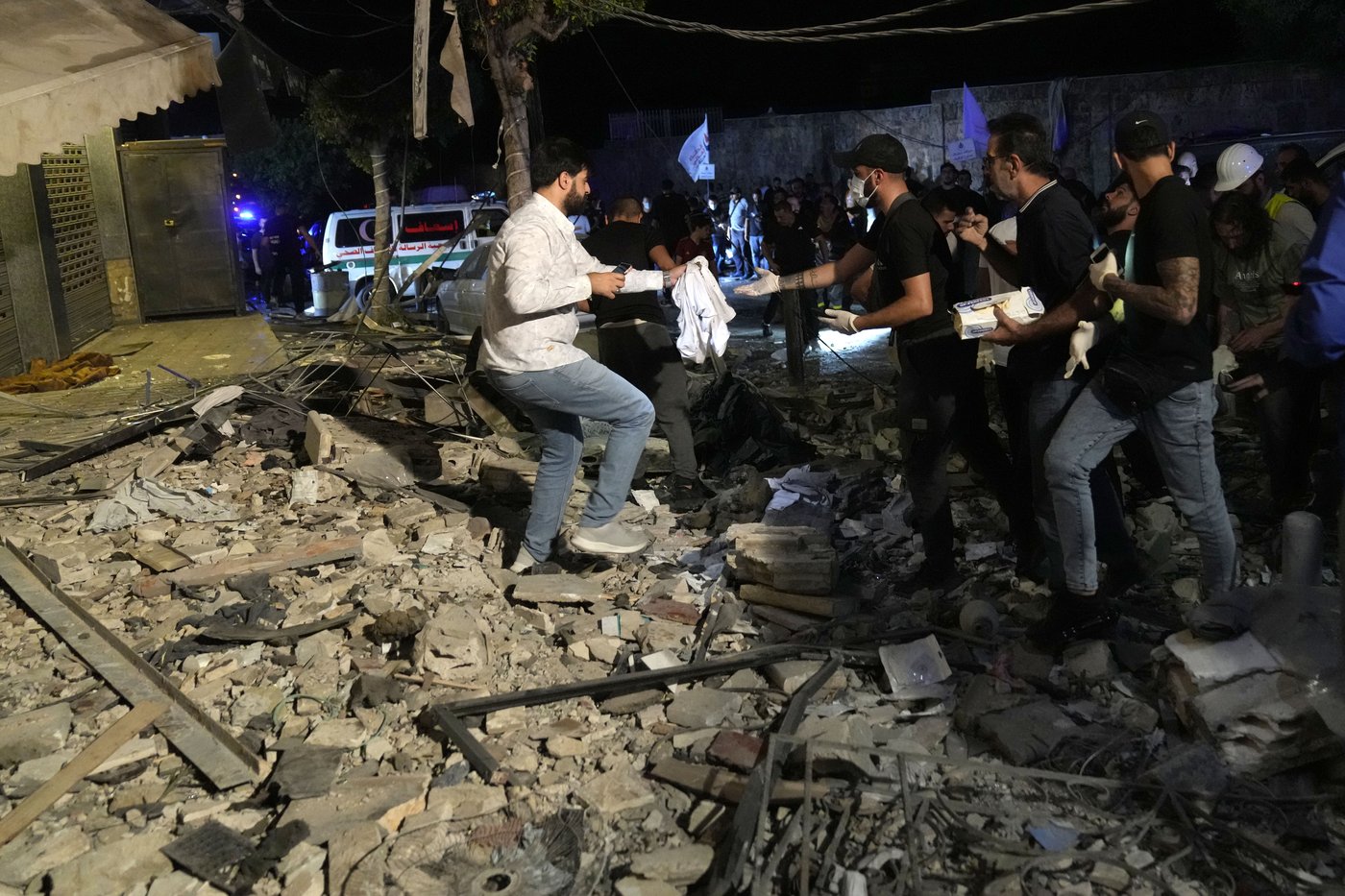 Middle East latest: UN ponders how to calm the conflict as Israel battles militants on two fronts | iNFOnews.ca