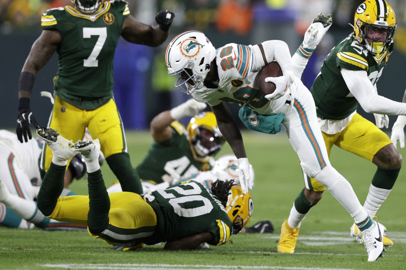Love connects with Reed on 2 TDs as Packers use fast start to beat Dolphins 30-17 | iNFOnews.ca