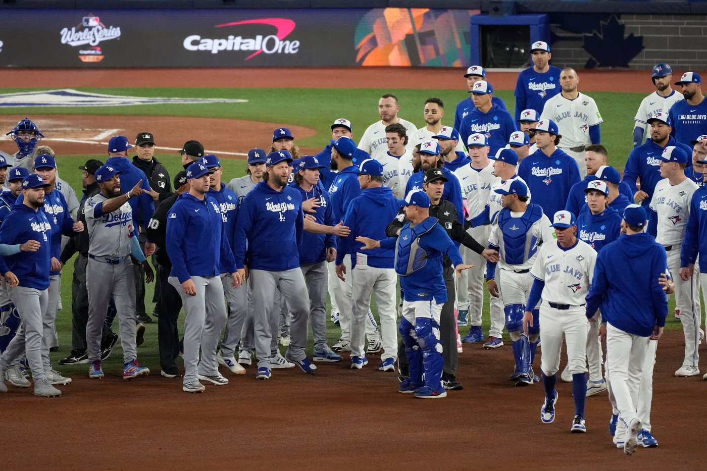 Benches clear at Game 7 of World Series after LA's Wrobleski hits Toronto's Giménez with fastball | iNFOnews.ca Benches clear at Game 7 of World Series after LA's Wrobleski hits Toronto's Giménez with fastball | iNFOnews.ca