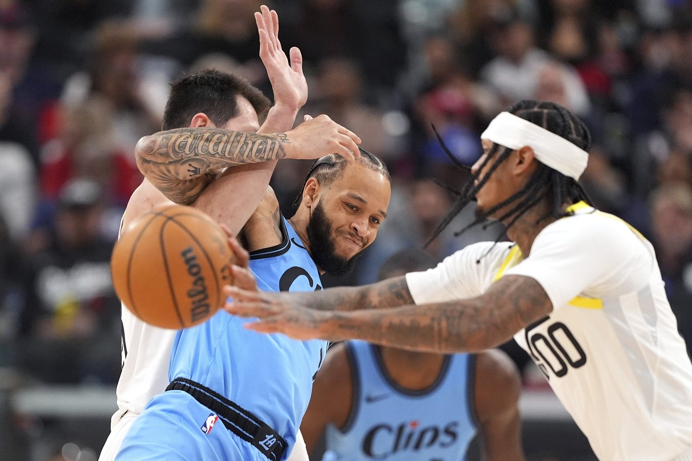 Harden passes Allen for No. 2 spot on NBA's 3-point list, Clippers beat Jazz 116-105 | iNFOnews.ca