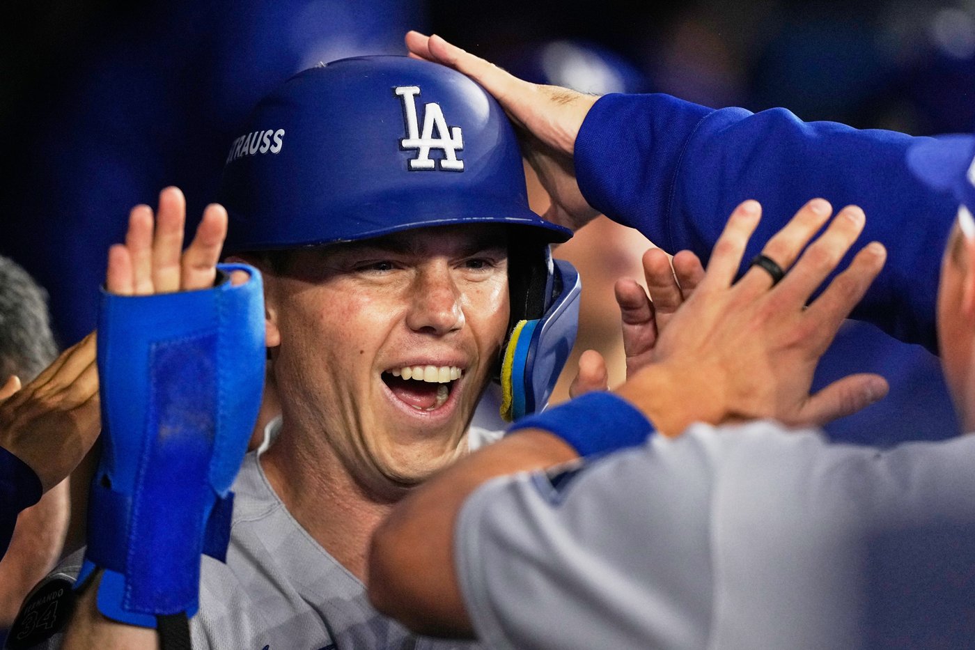 Dodgers beat Blue Jays 3-1 to force deciding seventh game in World Series | iNFOnews.ca