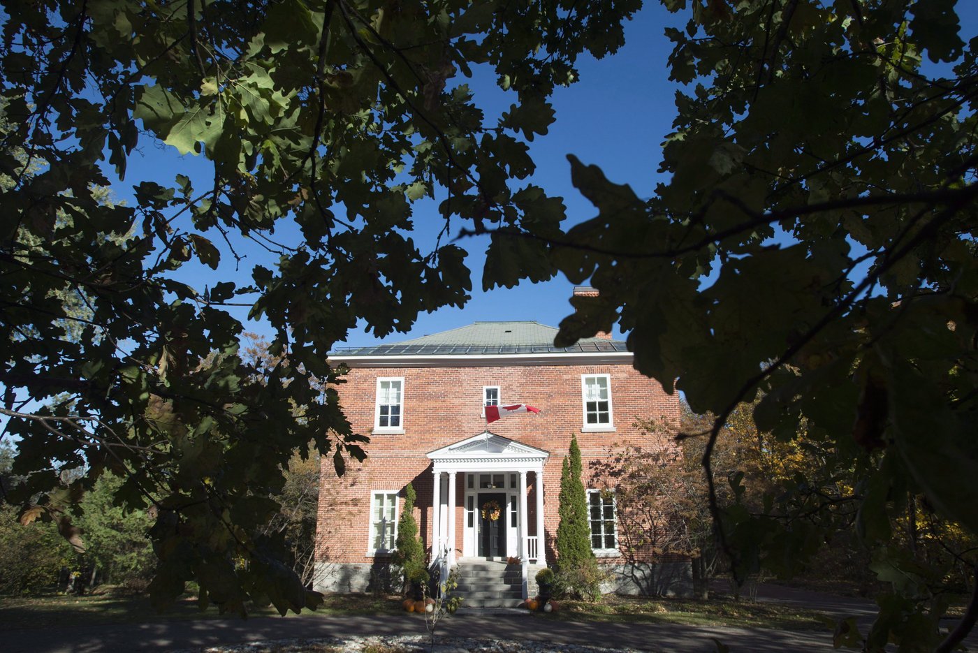 Carney moving into Rideau Cottage while 24 Sussex remains vacant | iNFOnews.ca