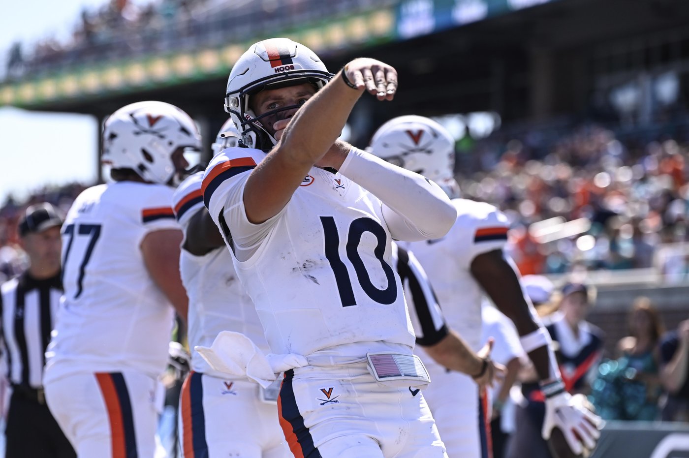 Xavier Brown leads way with 171 yards, Virginia runs over Coastal Carolina in 43-24 win | iNFOnews.ca