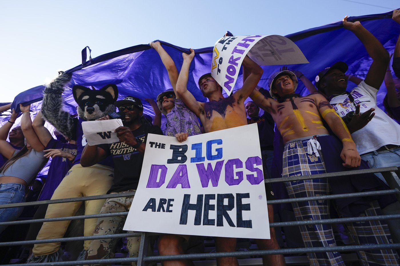Washington makes emphatic Big Ten debut thumping Northwestern 24-5 | iNFOnews.ca