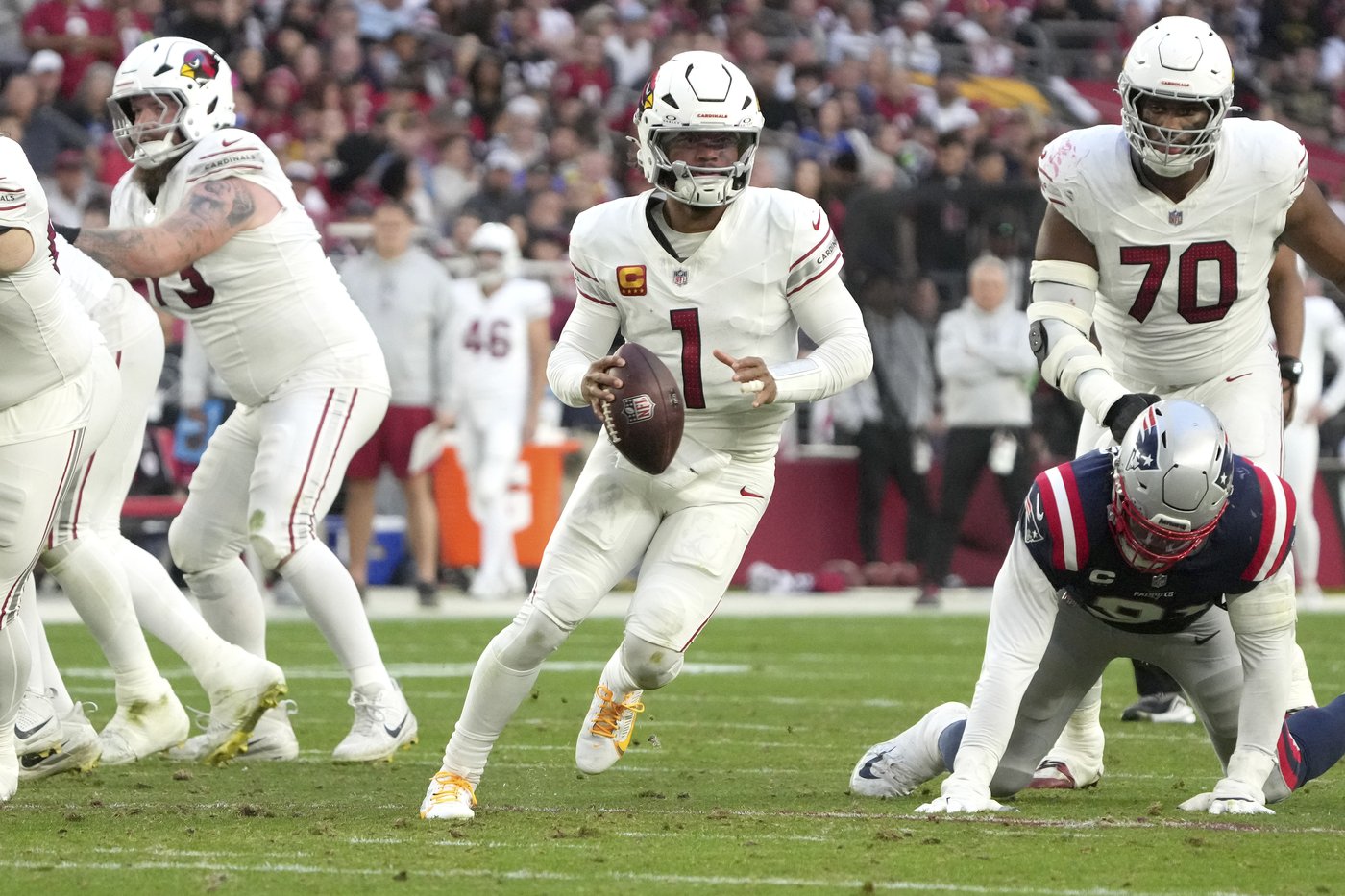 James Conner runs for 2 TDs and Cardinals snap a 3-game skid by beating Patriots 30-17 | iNFOnews.ca