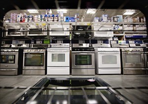 Strong aircraft demand pushes up US durable goods orders; outside transportation, orders fall | iNFOnews.ca CP19530970