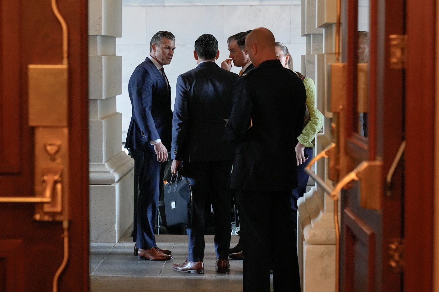 Hegseth and Rubio share classified details on boat strikes with congressional leaders | iNFOnews.ca