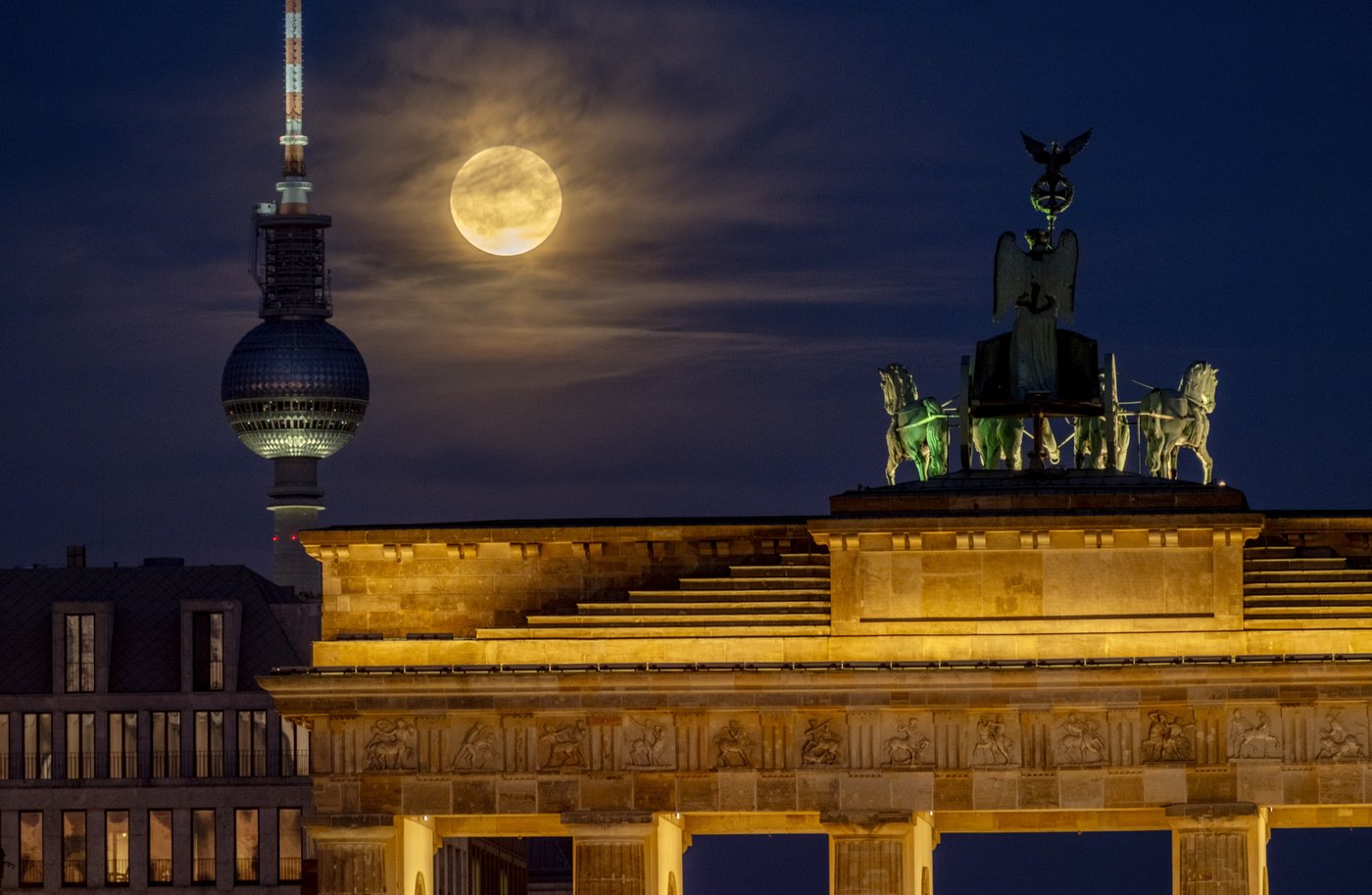 PHOTO COLLECTION: Supermoon | iNFOnews.ca PHOTO COLLECTION: Supermoon | iNFOnews.ca