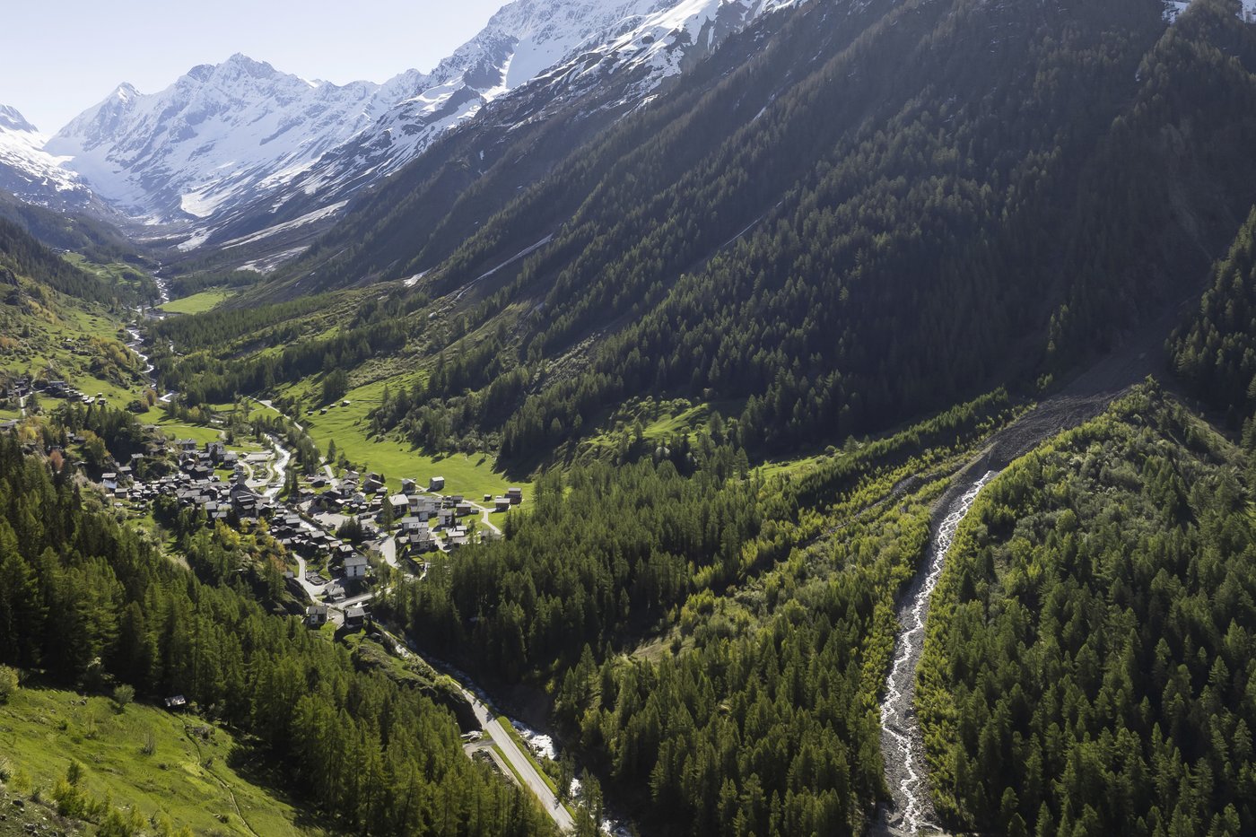 A Swiss village is evacuated because of a threat of a mudslide | iNFOnews.ca A Swiss village is evacuated because of a threat of a mudslide | iNFOnews.ca