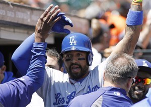 NL Capsules: Matt Kemp's bat helps Dodgers to 10-0 rout of Giants | iNFOnews.ca CP19563407