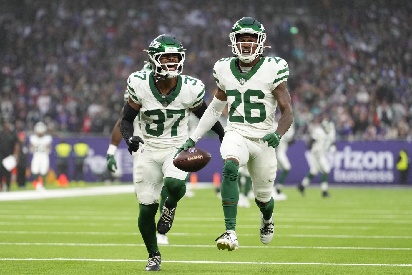 Vikings hold off Rodgers and the Jets for 23-17 win in London to improve to 5-0 | iNFOnews.ca Vikings hold off Rodgers and the Jets for 23-17 win in London to improve to 5-0 | iNFOnews.ca