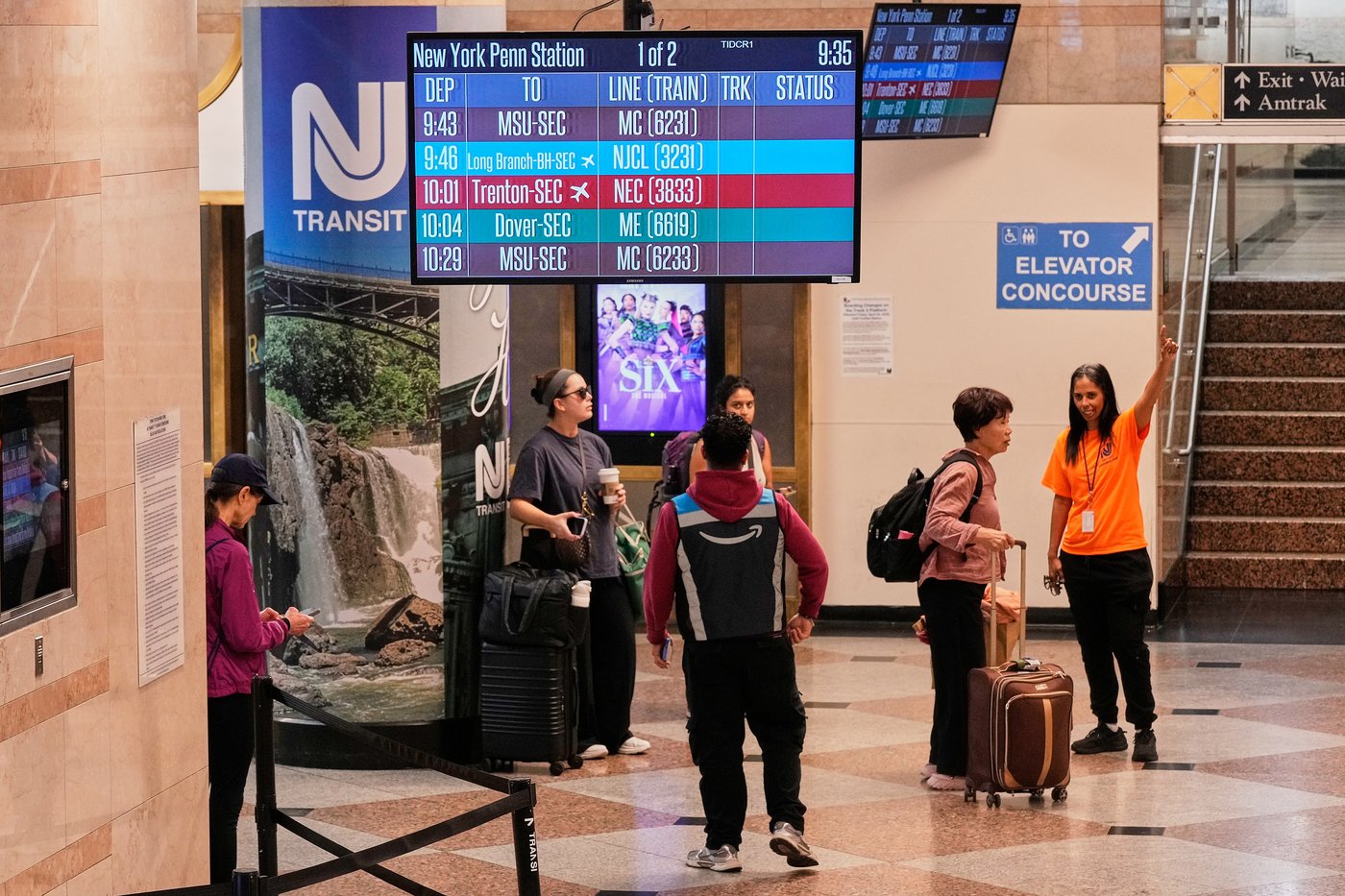 Rail car fire near New York's Penn Station injures 5, snarls morning commute, train service delayed | iNwheels Rail car fire near New York's Penn Station injures 5, snarls morning commute, train service delayed | iNwheels