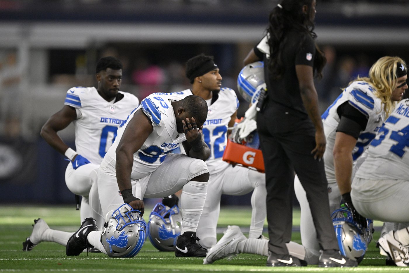 Aidan Hutchinson likely down 4-6 months with broken leg, Lions coach Dan Campbell says | iNFOnews.ca