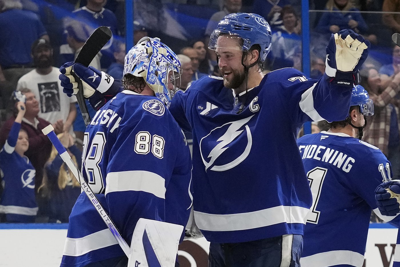 Vasilevskiy stars as the Lightning stop the Jets' 7-game win streak with a 4-1 victory | iNFOnews.ca