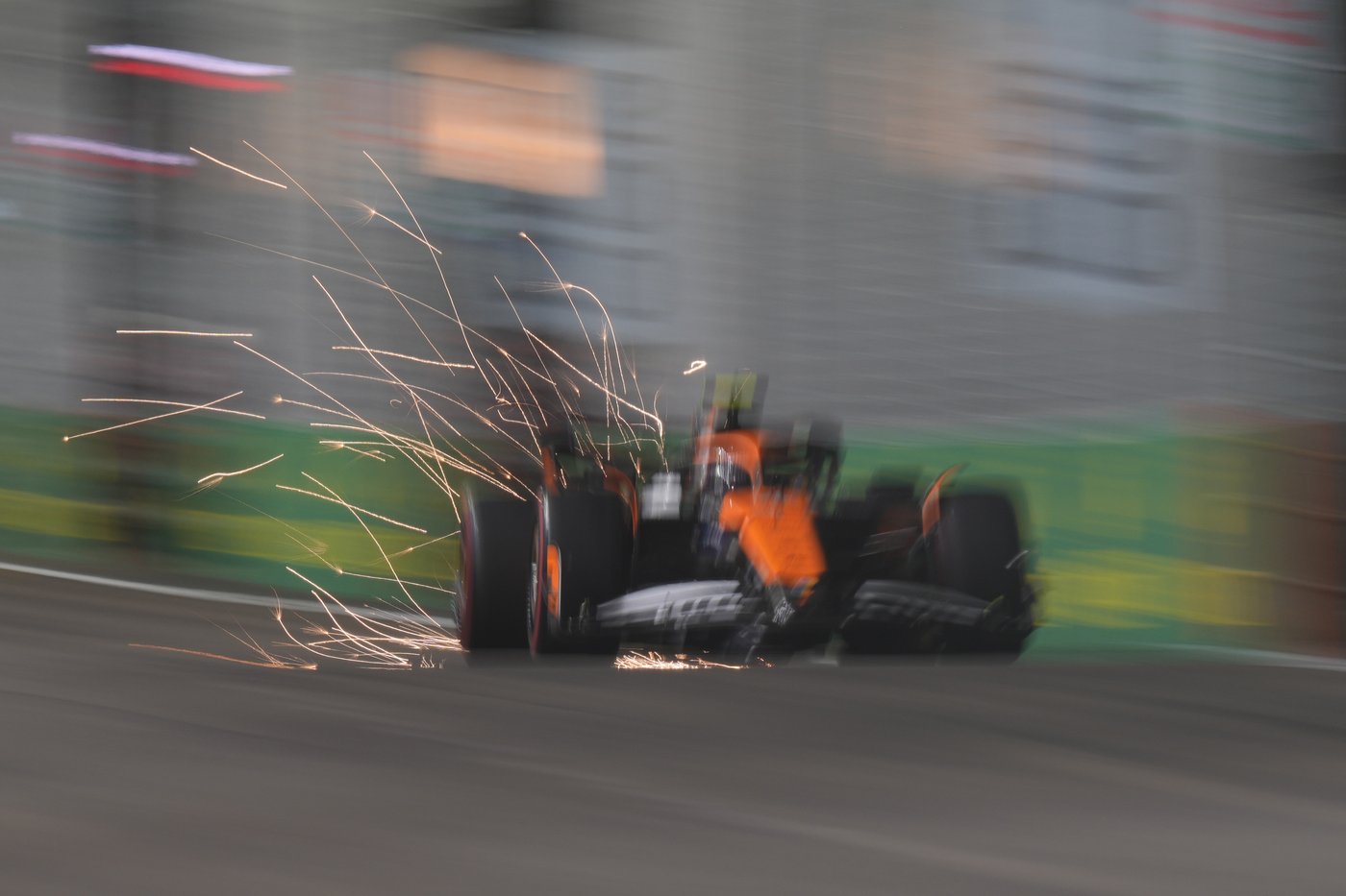Norris beats Verstappen for pole position at F1's Singapore Grand Prix | iNFOnews.ca