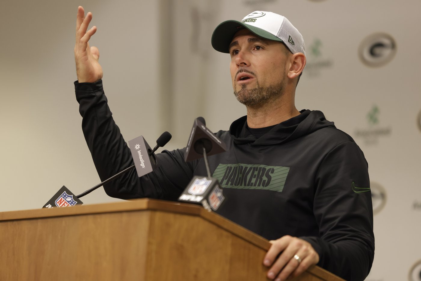 Former Jets coach Robert Saleh monitoring Packers' offense and helping out good friend Matt LaFleur | iNFOnews.ca