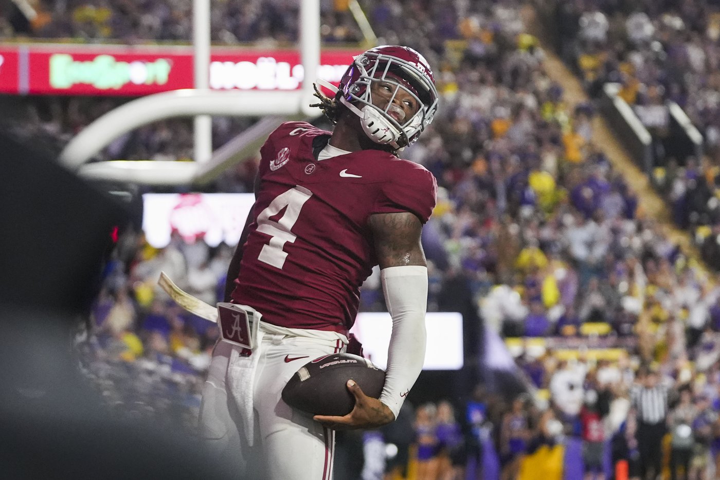 Jalen Milroe runs for career-high 185 yards and 4 TDs as No. 11 Alabama thrashes No. 14 LSU 42-13 | iNFOnews.ca Jalen Milroe runs for career-high 185 yards and 4 TDs as No. 11 Alabama thrashes No. 14 LSU 42-13 | iNFOnews.ca