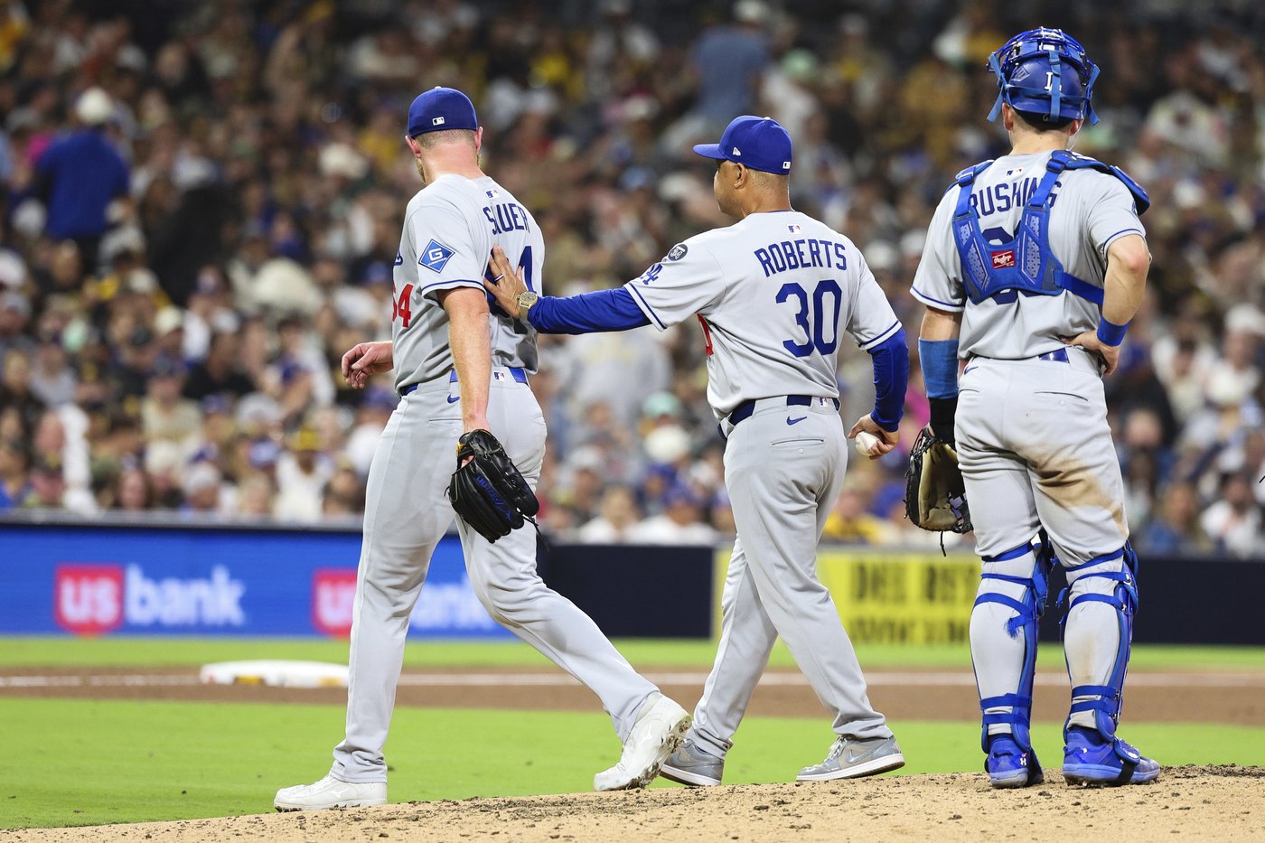 Dodgers' pitching injury woes culminate in a punt. Matt Sauer takes one for the team in 11-1 blowout | iNFOnews.ca Dodgers' pitching injury woes culminate in a punt. Matt Sauer takes one for the team in 11-1 blowout | iNFOnews.ca