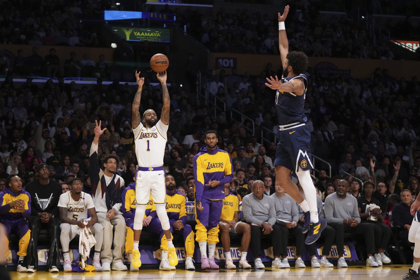 Jokic score 34, Porter adds 24 as Nuggets use strong second half to beat Lakers 127-102 | iNFOnews.ca