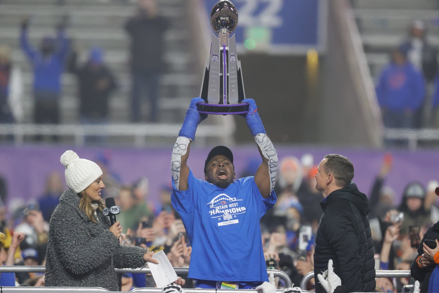 No. 10 Boise State grabs CFP spot, beating No. 19 UNLV 21-7 in Mountain West championship | iNFOnews.ca No. 10 Boise State grabs CFP spot, beating No. 19 UNLV 21-7 in Mountain West championship | iNFOnews.ca
