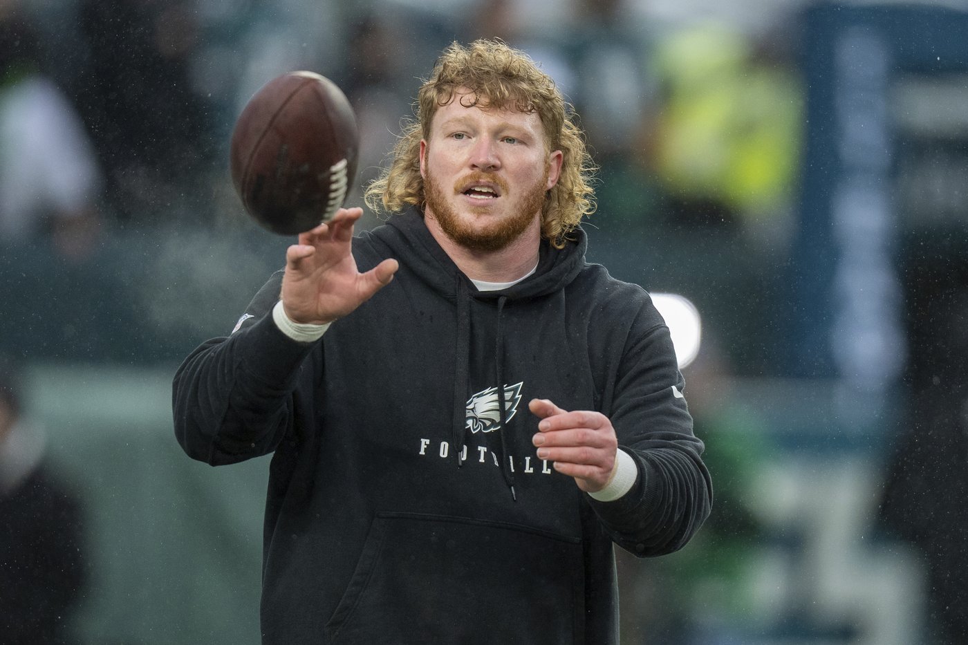 Super Bowl champion Eagles and Pro Bowl center Cam Jurgens agree to a 4-year extension through 2029 | iNFOnews.ca