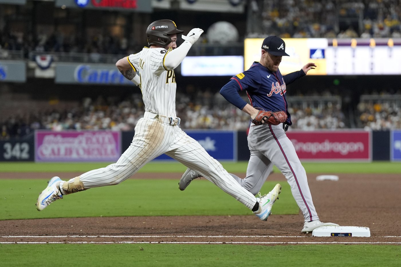 Tatis hits 2-run homer, King strikes out 12 as the Padres beat the Braves 4-0 in playoff opener | iNFOnews.ca