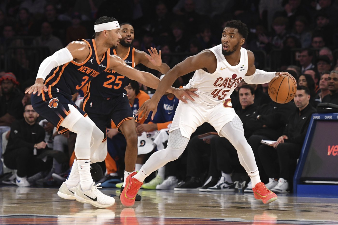 Garland scores 34 points to rally Cavaliers past the Knicks 110-104 for a 4-0 start | iNFOnews.ca Garland scores 34 points to rally Cavaliers past the Knicks 110-104 for a 4-0 start | iNFOnews.ca