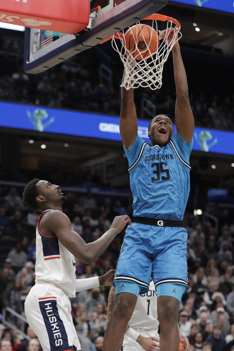 Alex Karaban scores 19 as second-half surge sends No. 9 UConn past Georgetown, 68-60 | iNFOnews.ca Alex Karaban scores 19 as second-half surge sends No. 9 UConn past Georgetown, 68-60 | iNFOnews.ca