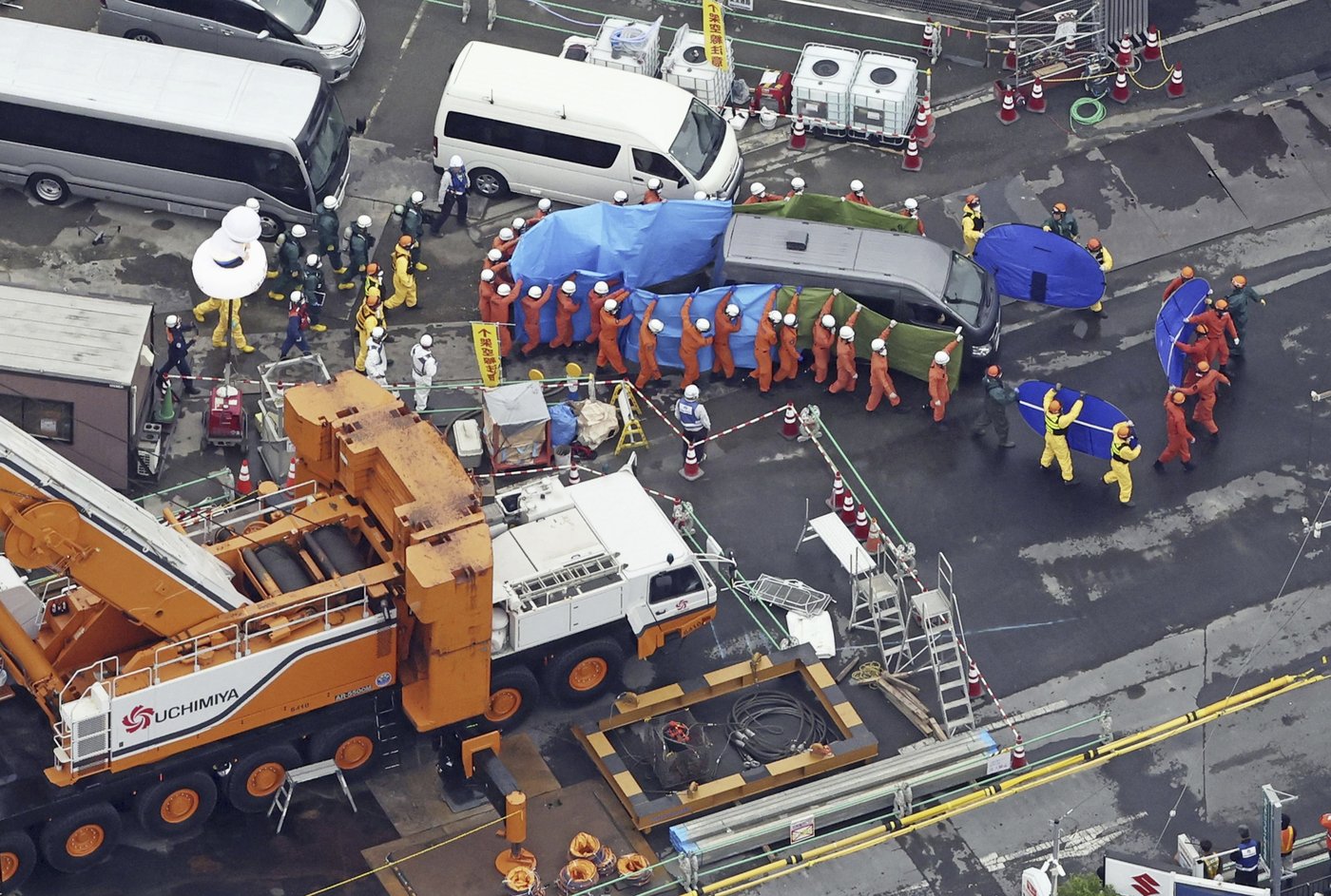 The body of a truck driver whose vehicle fell into a sinkhole in Japan is recovered after 3 months | iNFOnews.ca The body of a truck driver whose vehicle fell into a sinkhole in Japan is recovered after 3 months | iNFOnews.ca