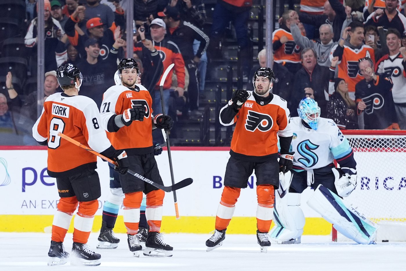 Tippett scores two goals as Flyers beat Kraken 5-2 | iNFOnews.ca