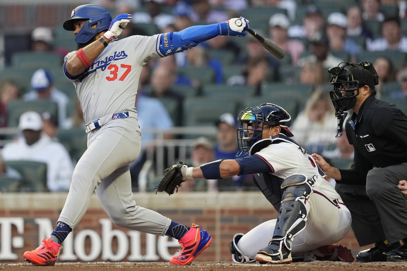 Dodgers place outfielder Teoscar Hernandez on 10-day injured list | iNFOnews.ca Dodgers place outfielder Teoscar Hernandez on 10-day injured list | iNFOnews.ca