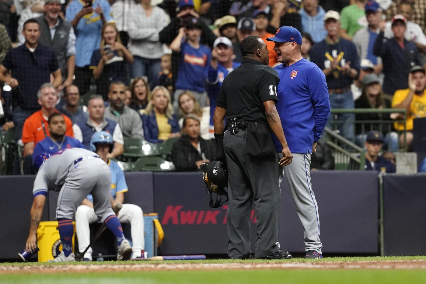 Hoskins' grand slam in 1st inning sparks Brewers to 8-4 victory over Mets | iNFOnews.ca Hoskins' grand slam in 1st inning sparks Brewers to 8-4 victory over Mets | iNFOnews.ca